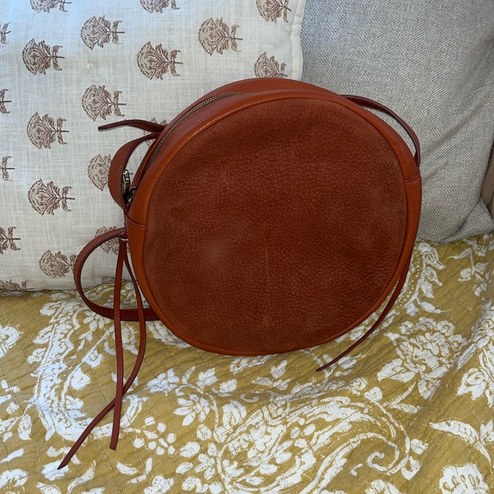 HOBO Groove Crossbody